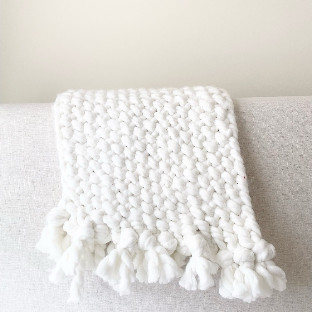 Chunky Knit White Throw mat handmade